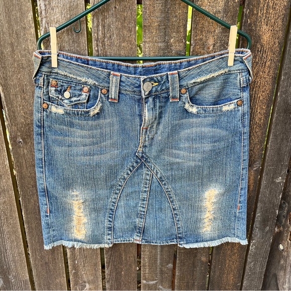 True Religion Distressed Joey Denim Jeans Skirt Sz 30 - Picture 5 of 10